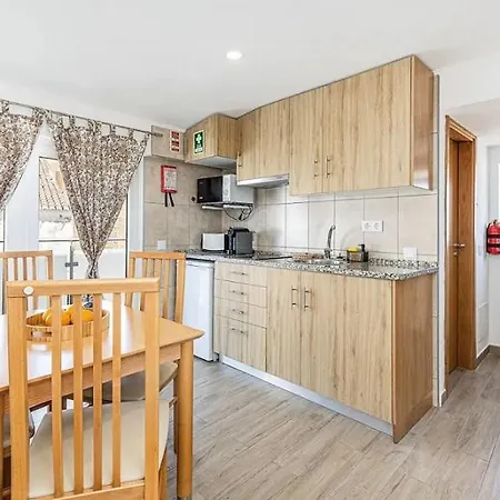 Casa Da Avo - Center - Topfloor 360 View 게스트하우스